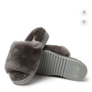 Fireside by Dearfoams Women's Cairns Genuine Shearling Fuzzy Slide Slipper sz.7